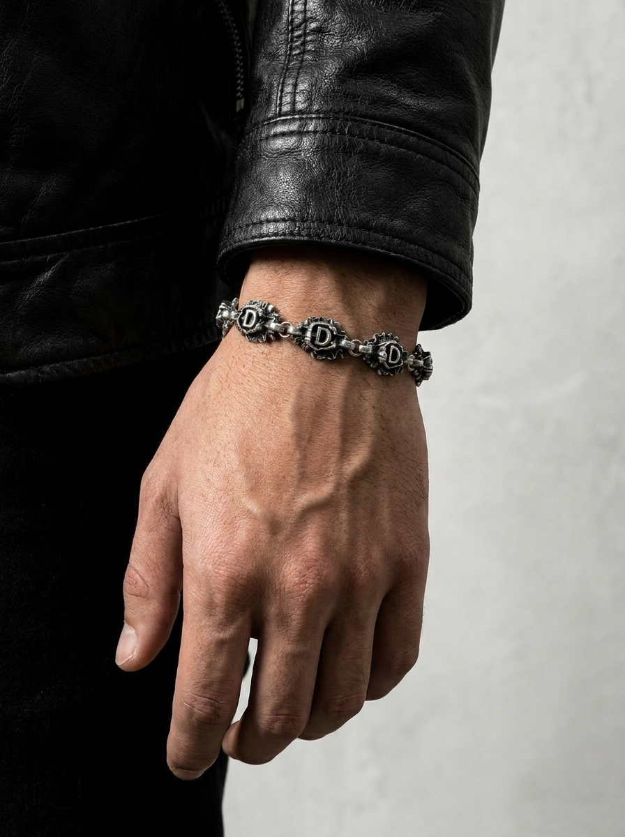 Segment Brace 925 silver elongated arm piece Exoderme Collection avant-garde Paris atelier detail