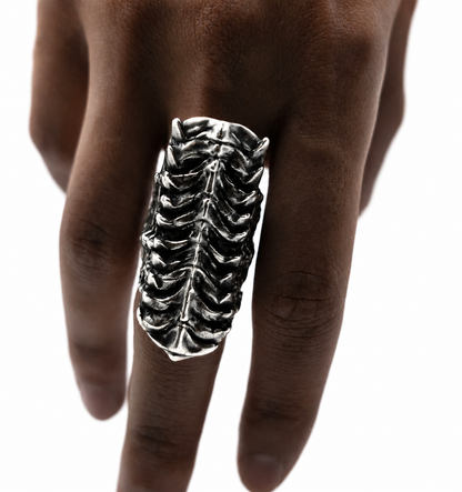 Verteber Ring 925 silver vertebra anatomy unisex statement ring three-quarter view Paris