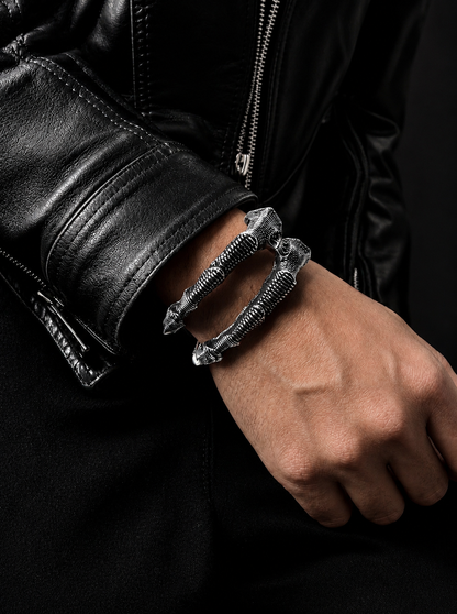 Claw Cuff 925 sterling silver heavy weight architectural designer cuff Paris atelier worn detail