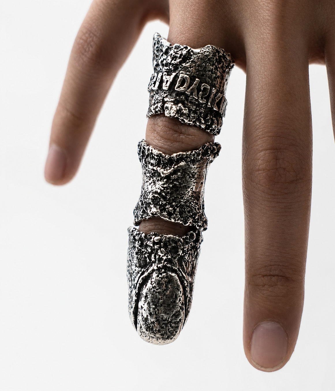Prothesis Ring 925 silver three-segment phalange external framework avant-garde Paris atelier detail