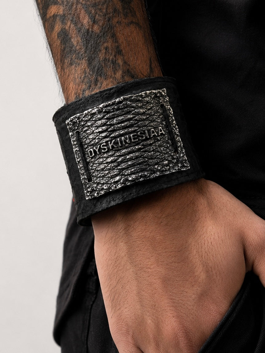Derma Cuff 925 silver black leather rigid plate designer cuff Paris hand-finished detail view