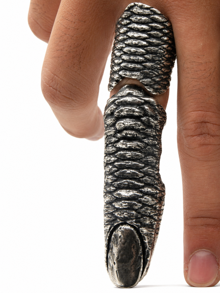 Scaled Finger 925 sterling silver Skin Collection statement ring worn lifestyle DYSKINESIAA Paris