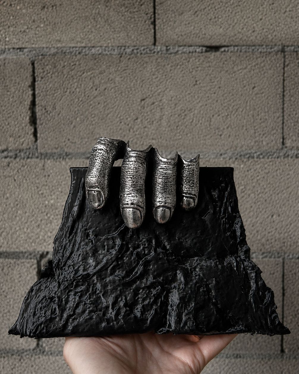 KNUCKLE BAG